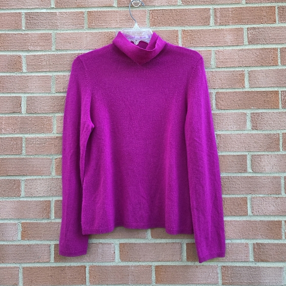 Charter Club Cashmere Ultraviolet Magenta Pullover Sweater Size Medium - Picture 1 of 4